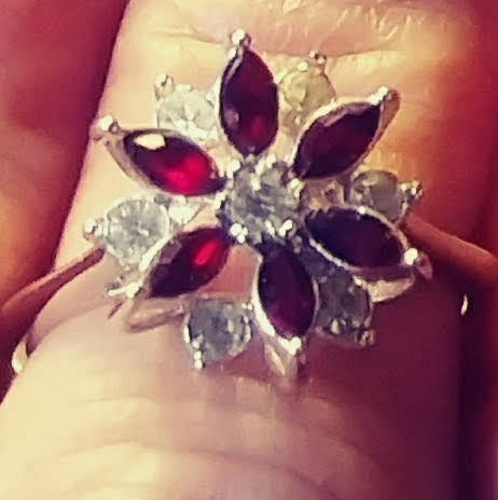 18k White gold GE...Ruby ring